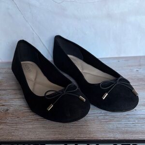 Women's Black Ballet Flats with Bow Accent